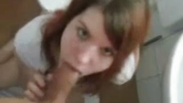 يحصل creampied لوفيتا فييت بعد سخيف عاطفي فيلم جنس عائلي